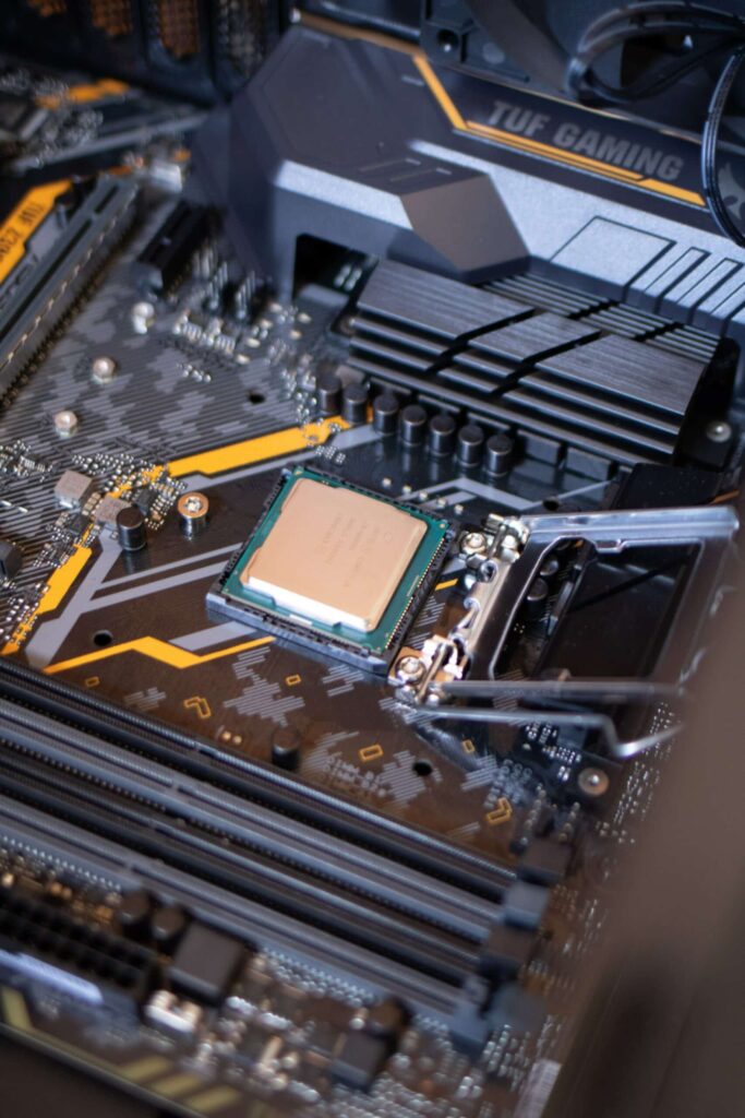 Moederbord met processor in socket